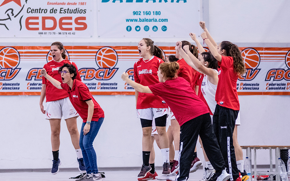 Nuestras chicas del #JuniorFemB se llevan la Copa Junior Preferente.