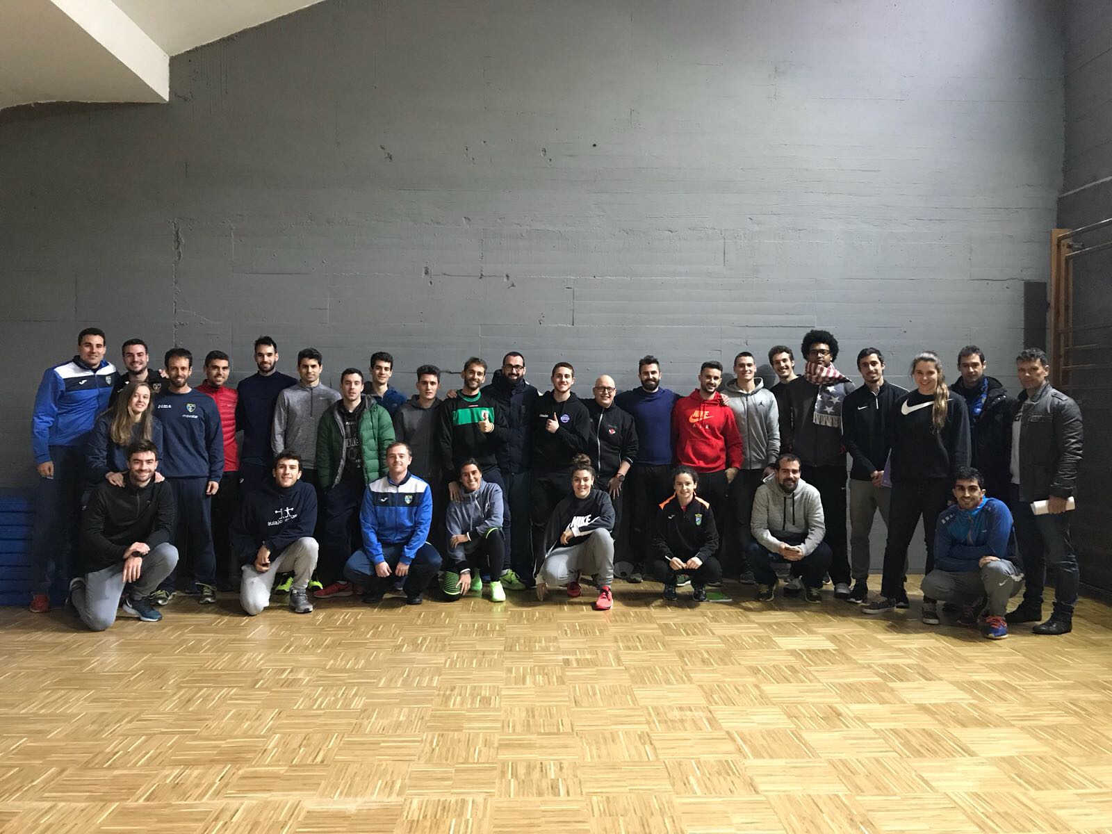 ÁREA DE PREPARACIÓN FÍSICA. CLÍNIC PRÁCTICO SOBRE MOVIMIENTO MULTIDIRECCIONAL. 10-01-2018. Polideportivo Magariños (Madrid). Área de Formación del Club Estudiantes de Madrid.