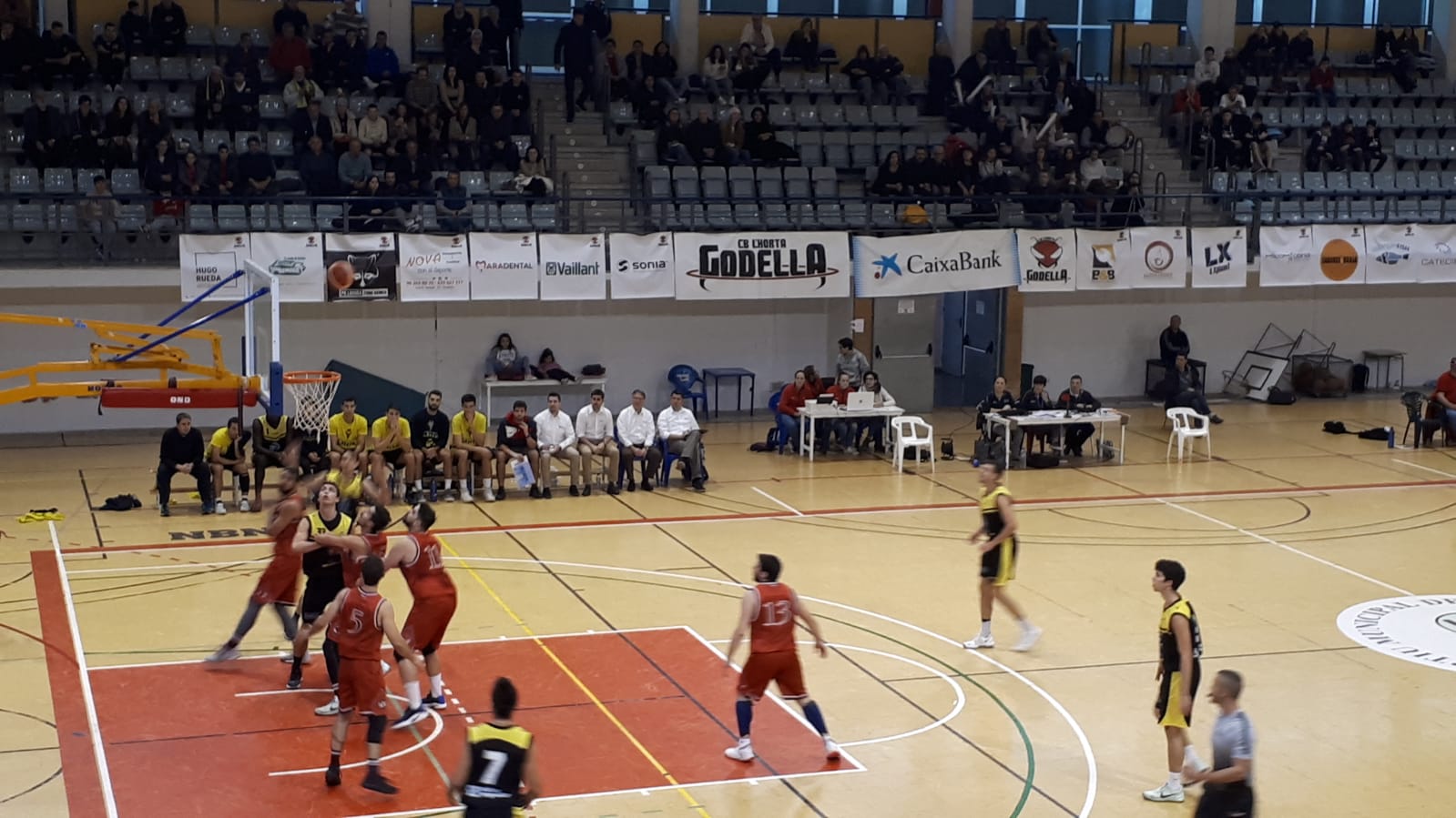 No pudimos romper la mala racha ante el líder del grupo.